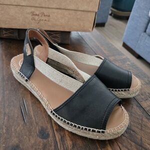 Toni Pons Etna Espadrille Sandal. Color: Black Leather. Size US 7.5. New.